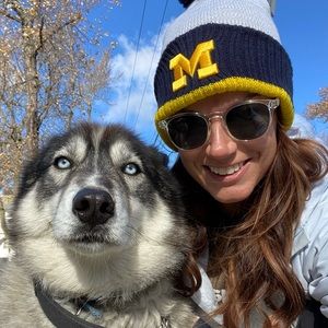 Meet your Posher, Leslie